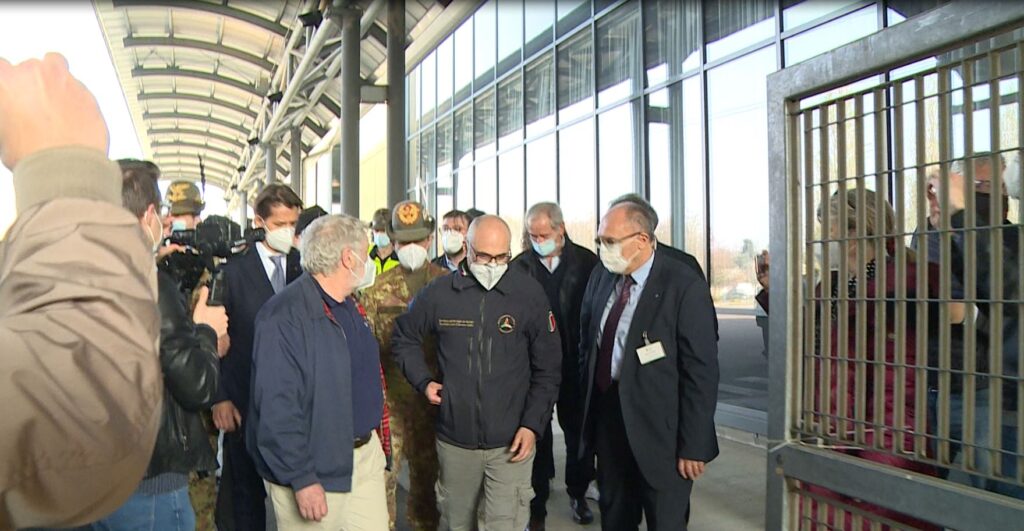 La visita all’hub vaccinale di MalpensaFiere di Francesco Paolo Figliuolo, commissario straordinario per l'emergenza Covid e del capo dipartimento della Protezione Civile Fabrizio Curcio