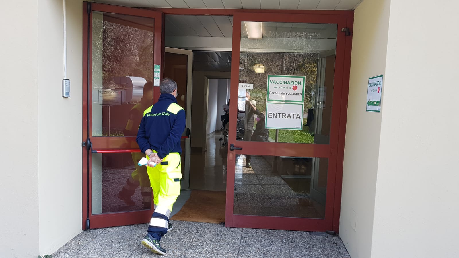 Riparte la campagna per gli operatori scolastici, 700 al giorno da domani