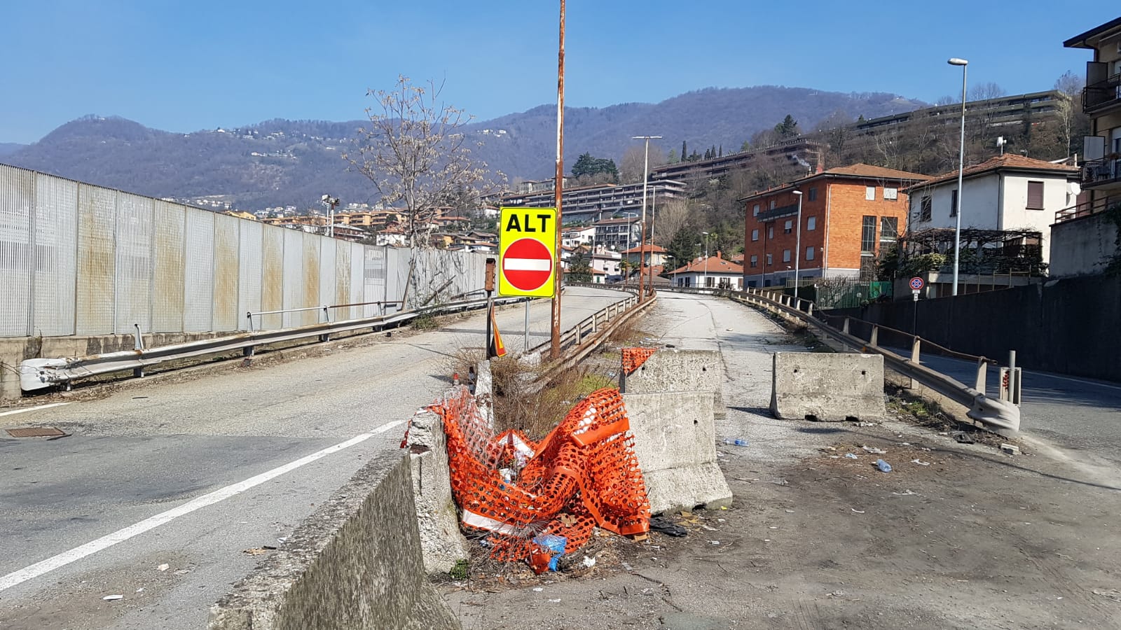 Degrado tra Svizzera e Italia, la rampa abbandonata di Pontechiasso
