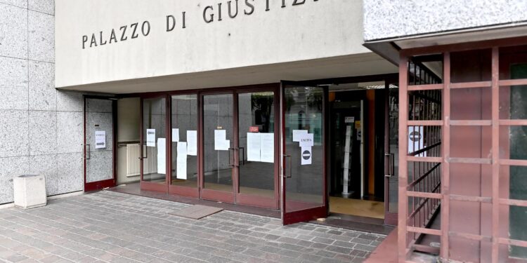 Palazzo di giustizia, tribunale di Como (via Cesare Battisti)