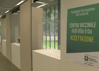 Il centro vaccinale di Villa Erba