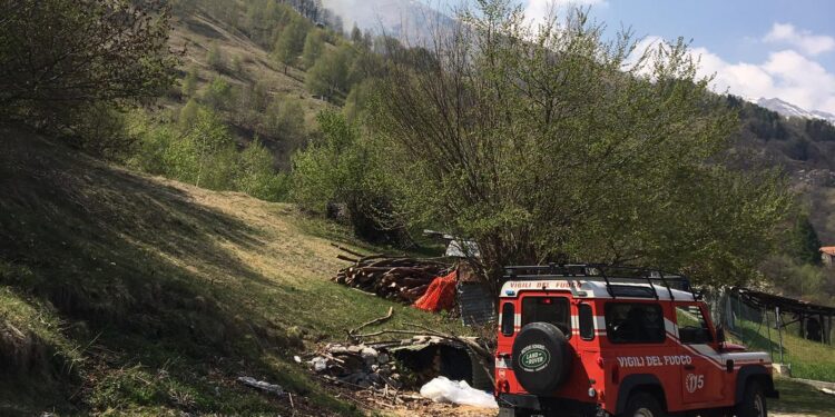 L'incendio boschivo a Garzeno