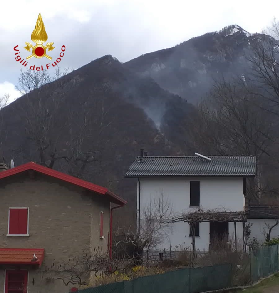 Incendio esino lario