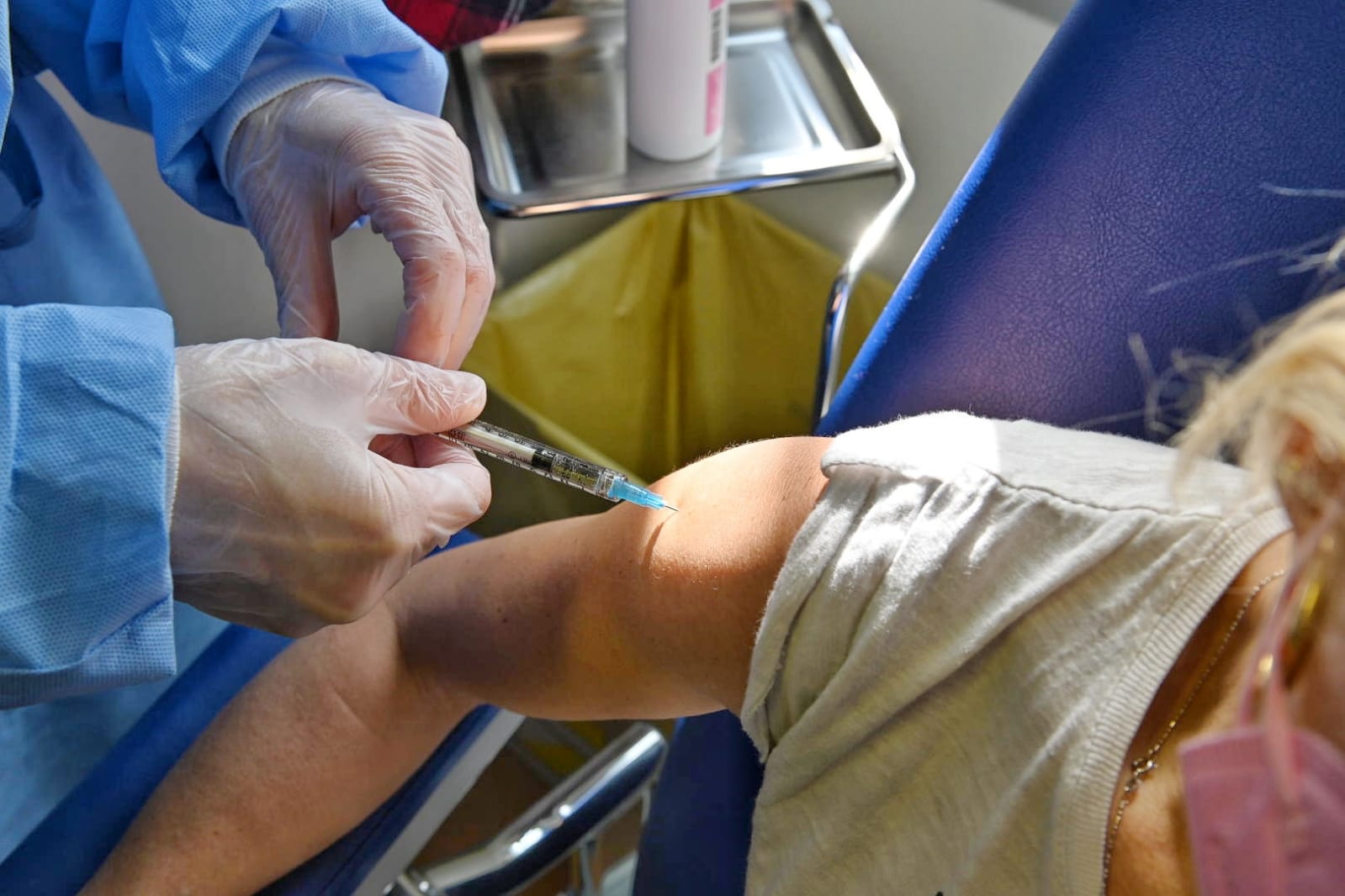 Vaccini, all’ospedale di Menaggio iniezioni anche agli over70