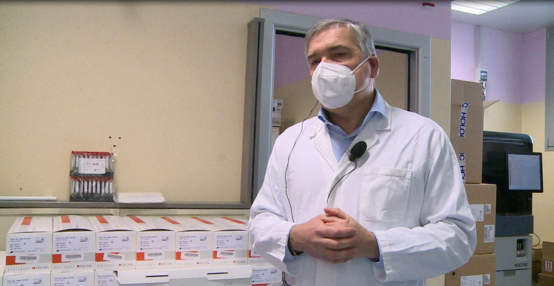 Varianti del Coronavirus, viaggio nel laboratorio di microbiologia di Varese