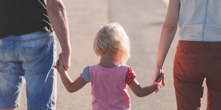 Settimana dell’Infanzia Una famiglia a passeggio