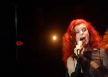 Milva durante un concerto