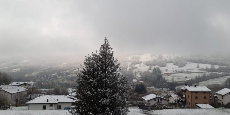 Nevicata di primavera in valle Intelvi, provincia di Como