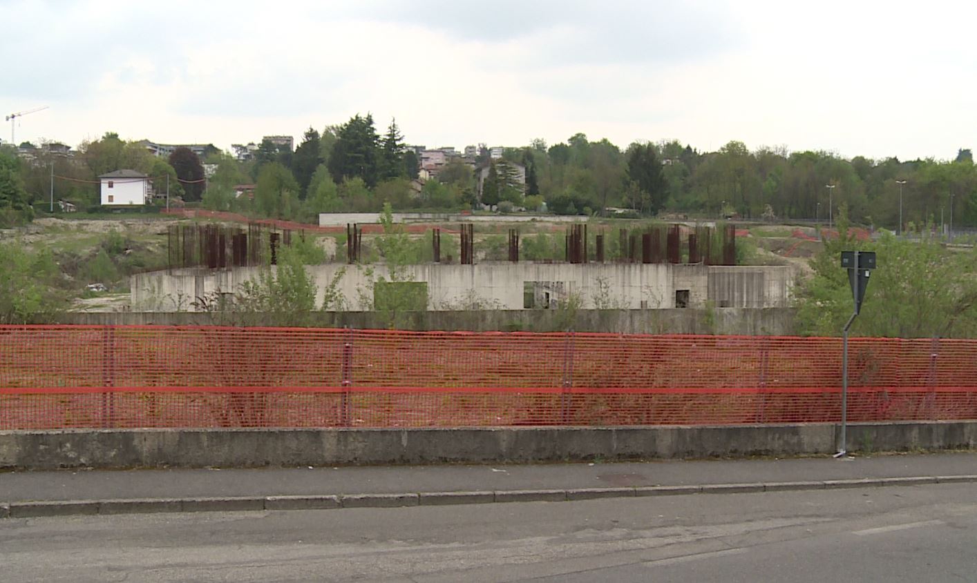 La retrocessione di Cantù e il futuro. Il sindaco rassicura: “L’iter del palazzetto prosegue”