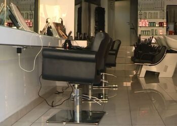 Un salone di parrucchiere