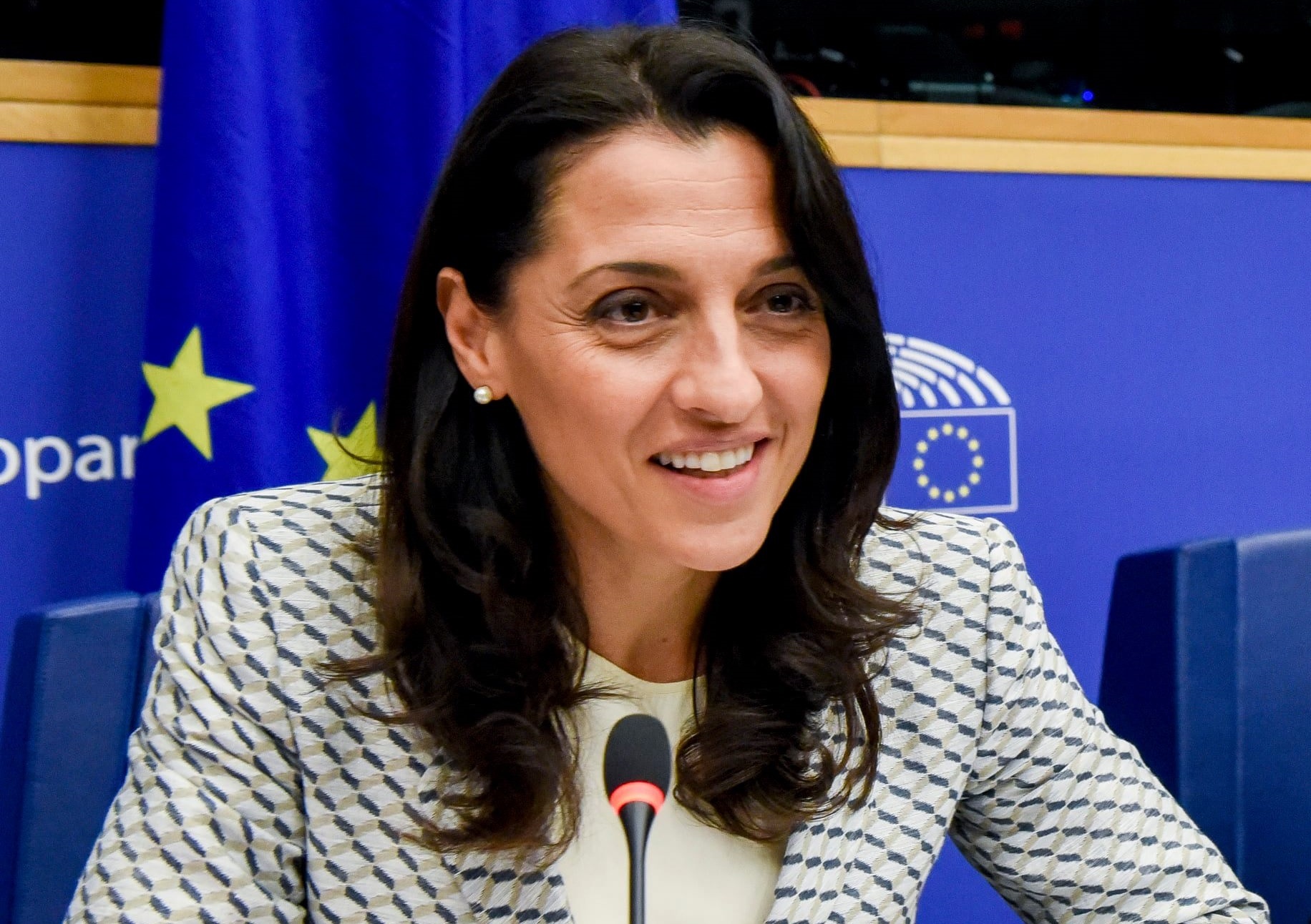 La vicesegretaria Pd: “Un’ora di coprifuoco? Pensiamo al recovery plan”