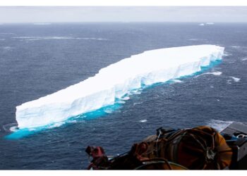 Esa: sta galleggiando nel mare di Weddell