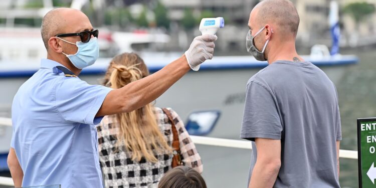 Como (fase 2), fine settimana affollato: controllo pistola navigazione.