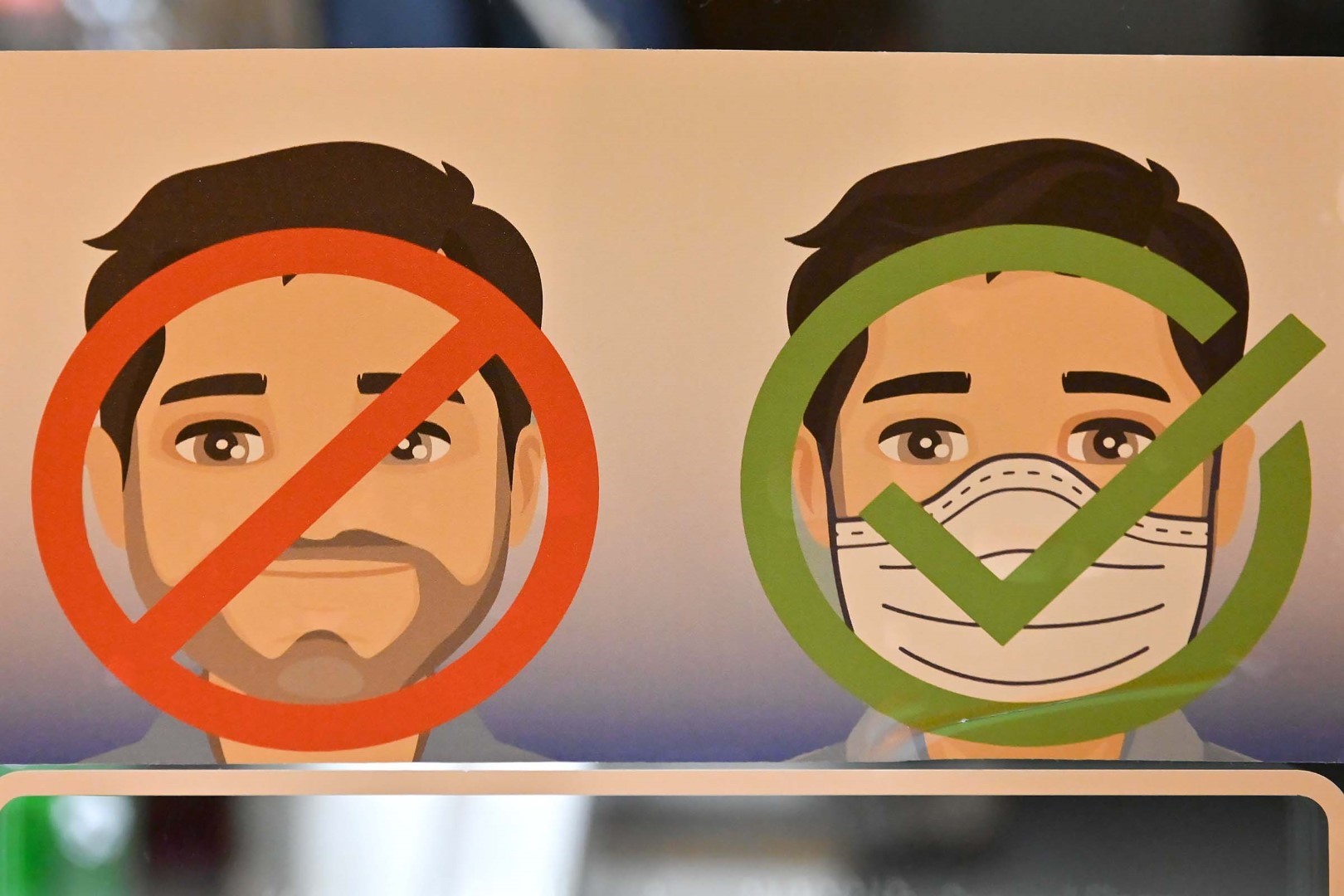 Covid in Lombardia, calano contagi, ricoveri e decessi