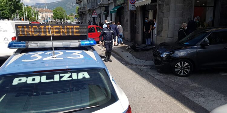 incidente viale lecco