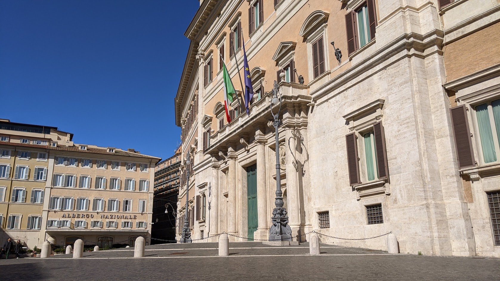 Presenze, assenze, missioni: i parlamentari lariani in cifre