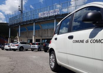 auto comune como allo stadio