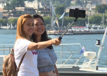 turismo turisti lago di como