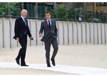 Il presidente a margine dell'incontro bilaterale con Macron