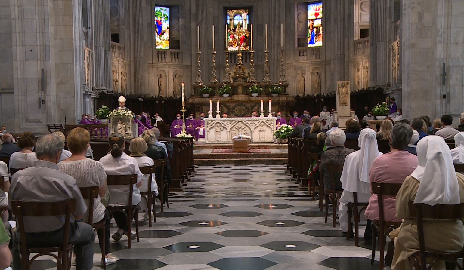 Celebrati i funerali di monsignor Festorazzi. L’arcivescovo di Milano Delpini: “Gli uomini della parola aborriscono le chiacchiere”