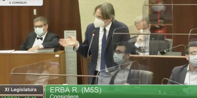 il consigliere dei m5s raffaele erba