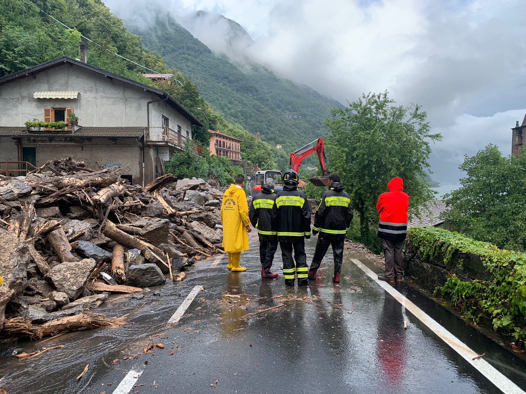 Allagamenti, frane e danni ingenti. Il Comasco in ginocchio