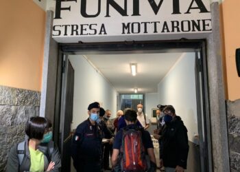 Periti e legali esaminano stazioni