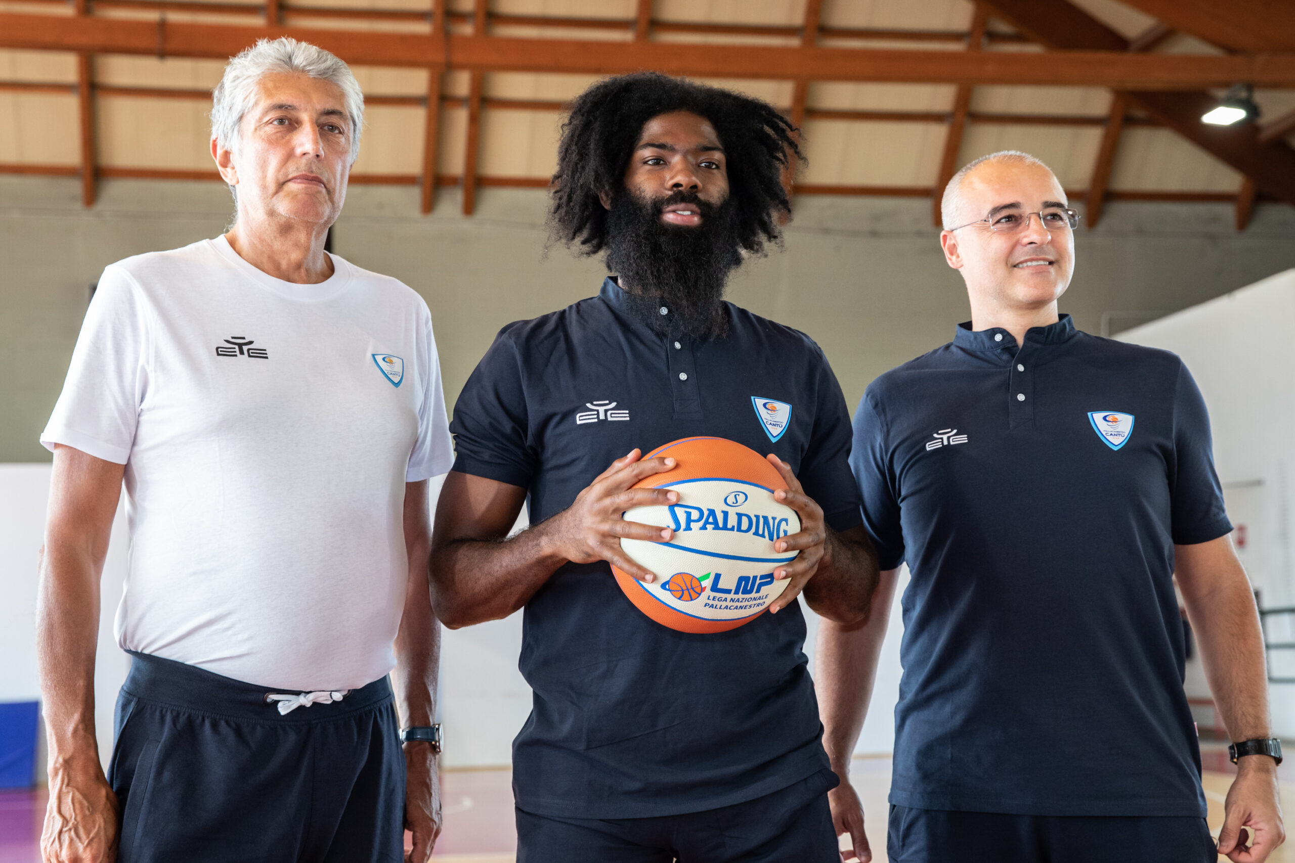 La Pallacanestro Cantù presenta Robert Johnson: “L’obiettivo promozione è uno stimolo ulteriore”