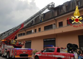 Incendio a Lipomo in via Per Montorfano