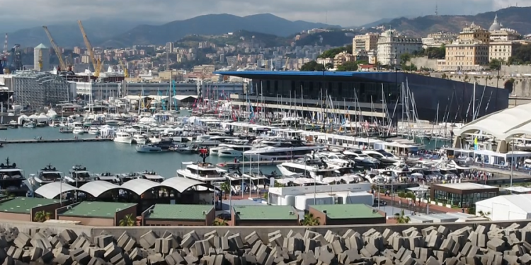 panoramica del salone nautico di genova