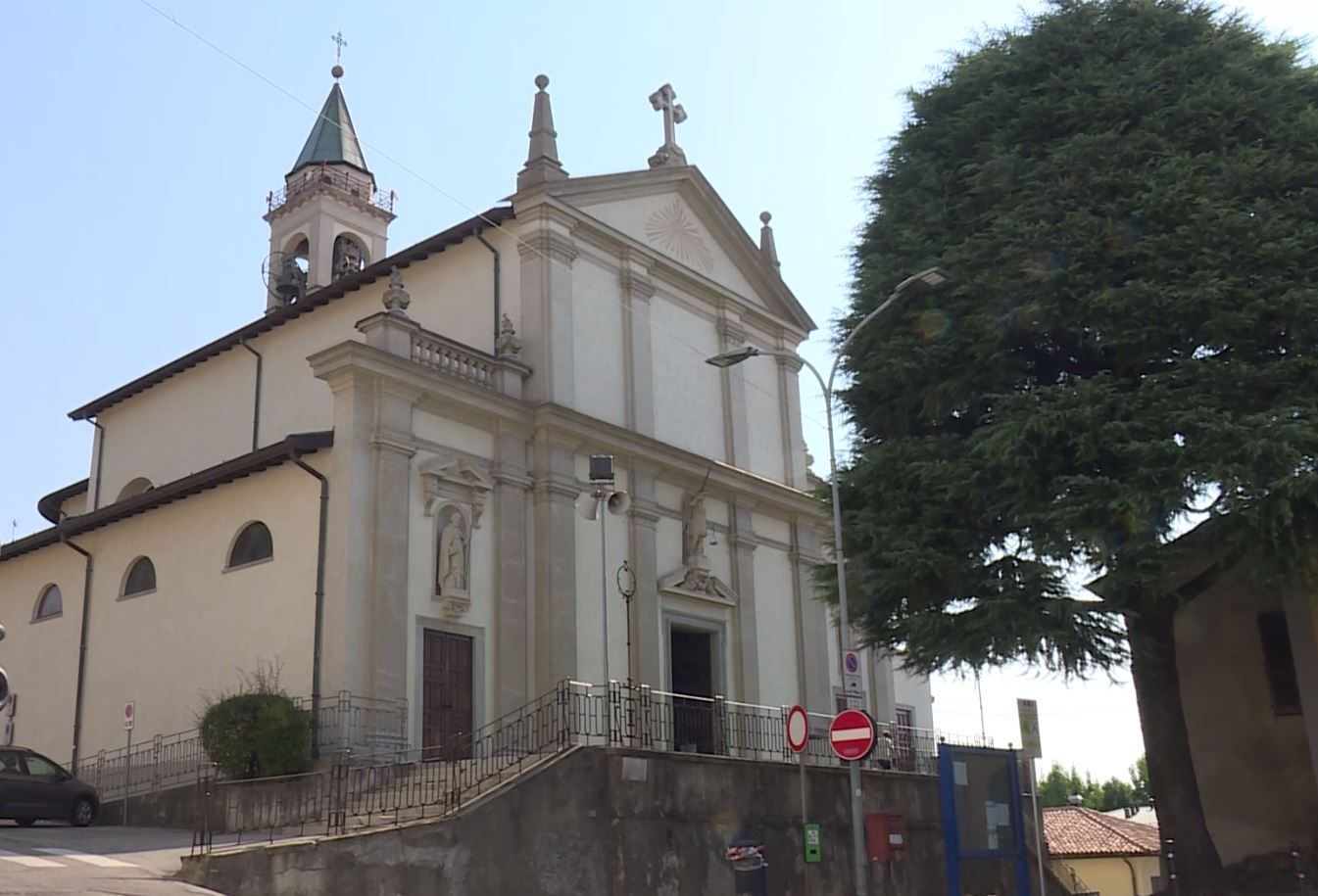 Figino Serenza, domani la consacrazione della chiesa di San Michele Arcangelo in diretta su Etv