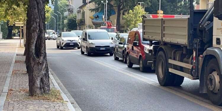 incidente como viale rossello traffico