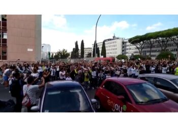 Flash Mob a Roma sulle note dei Pink Floyd