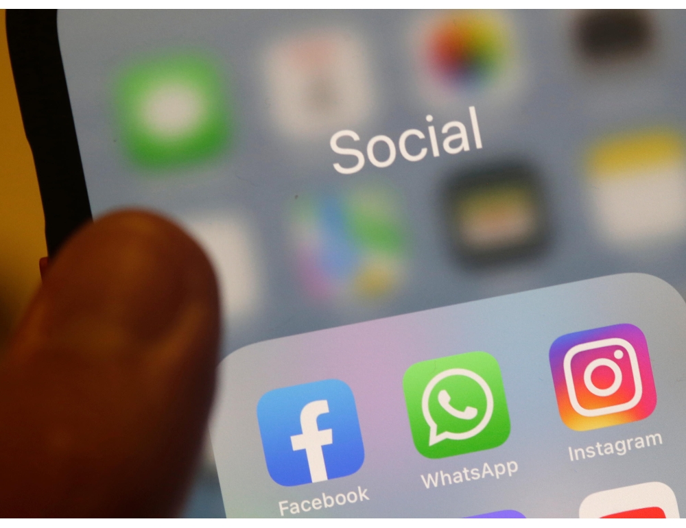 Facebook, WhatsApp e Instagram riprendono a funzionare ...