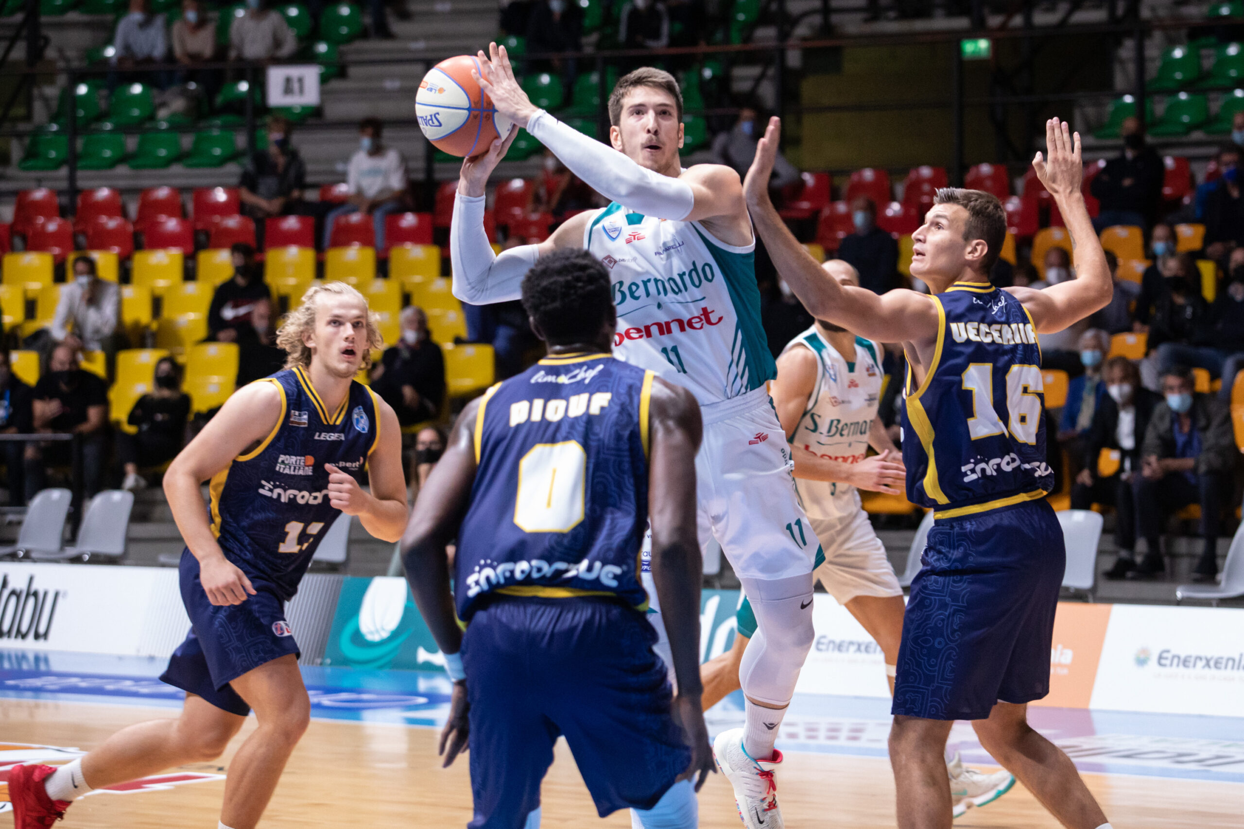 Basket serie A2, domani al PalaDesio la Pallacanestro Cantù sfida Torino