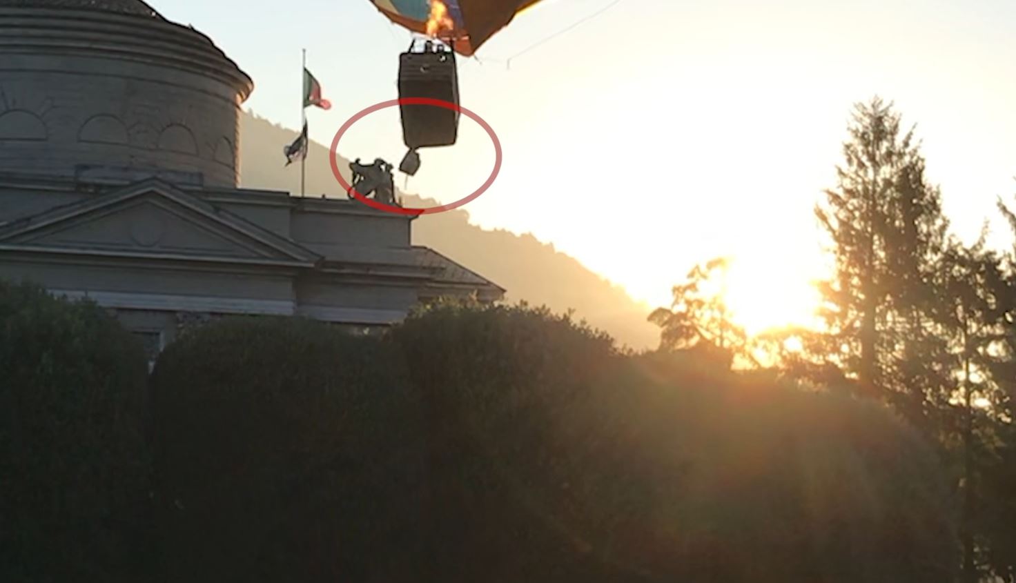 Mongolfiera contro il Tempio Voltiano, video e relazione all’Ansv