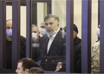 L'ex presidente è accusato di abuso d'ufficio