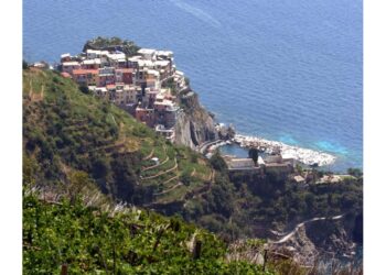 Residenti Corniglia si stringono attorno a famiglia