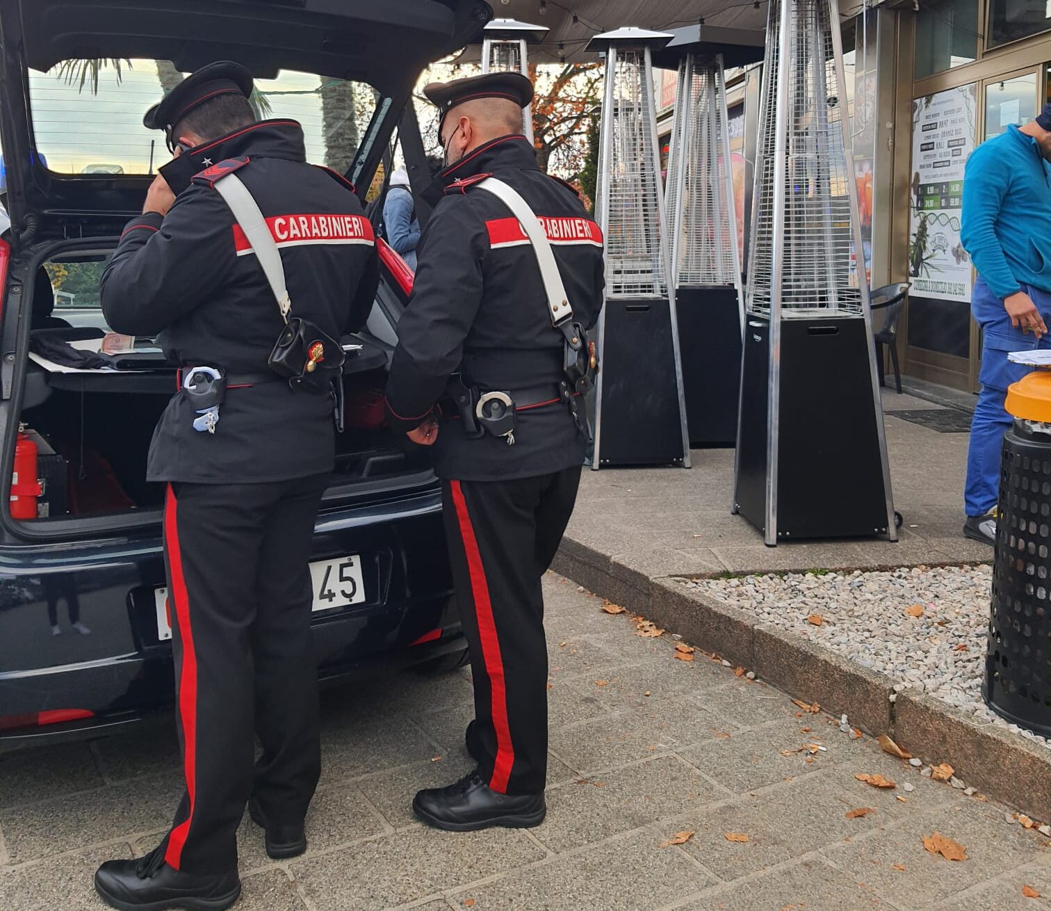 Bizzarone, rissa e disordini in un bar. Locale chiuso per 20 giorni dalle forze dell’ordine