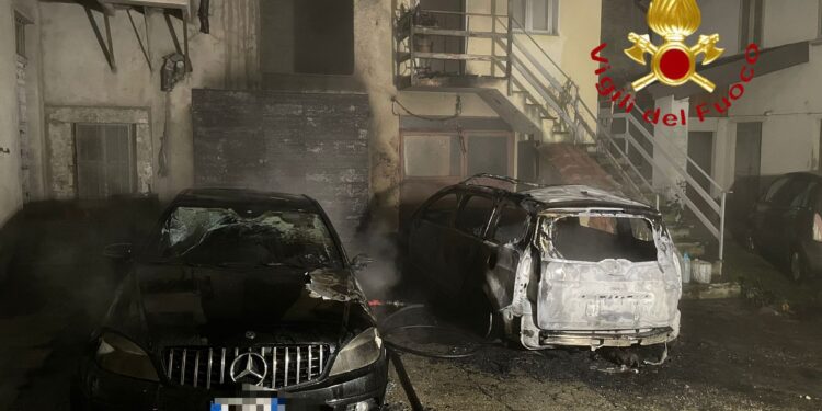 Incendio auto Cucciago