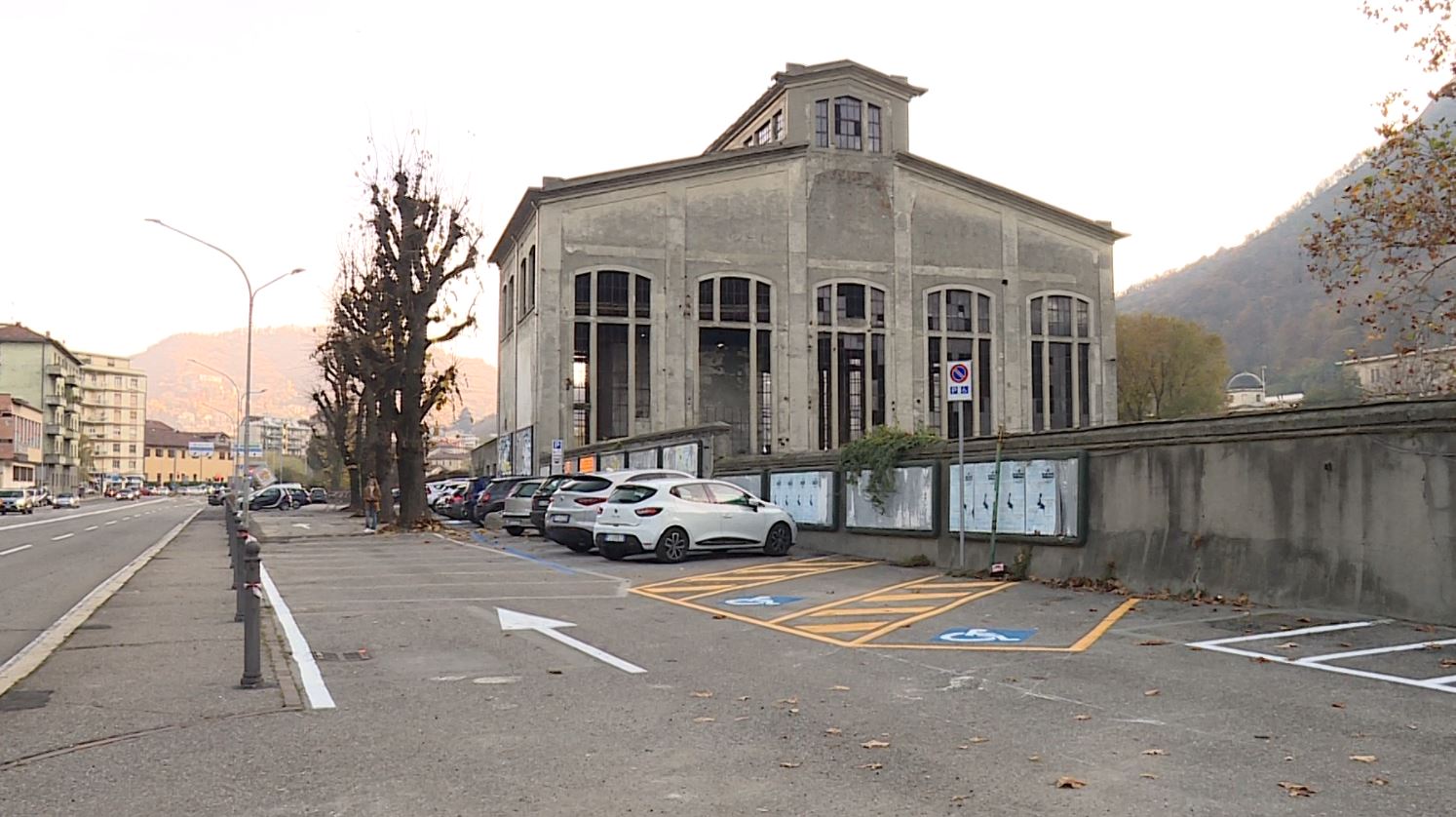 Como, aperto il parcheggio in viale Roosevelt. Disponibili 56 posti auto