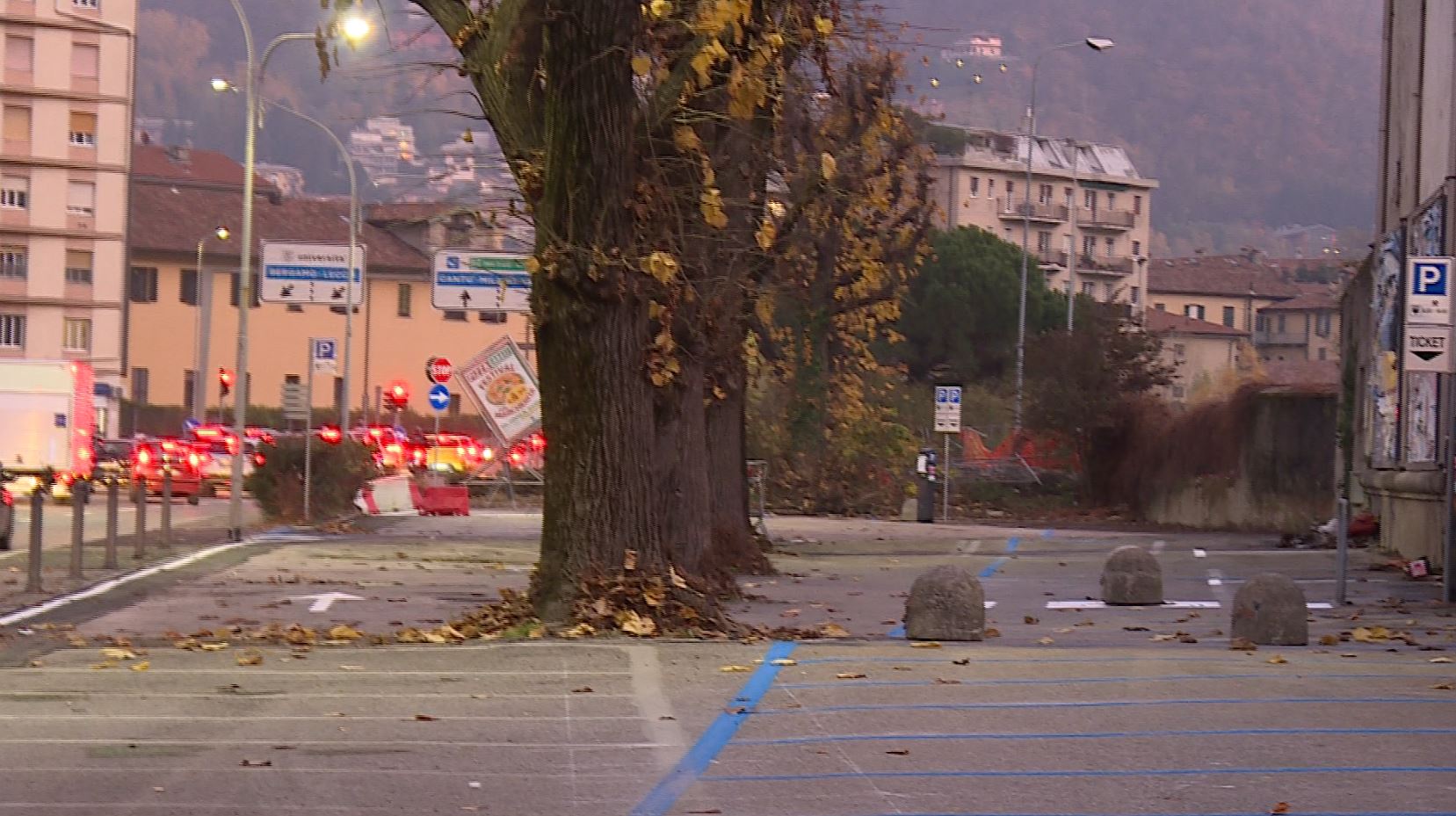 Nuovi parcheggi a Como: da domani fruibili i 56 posti in viale Roosevelt. Via libera anche all’autosilo del Gallio