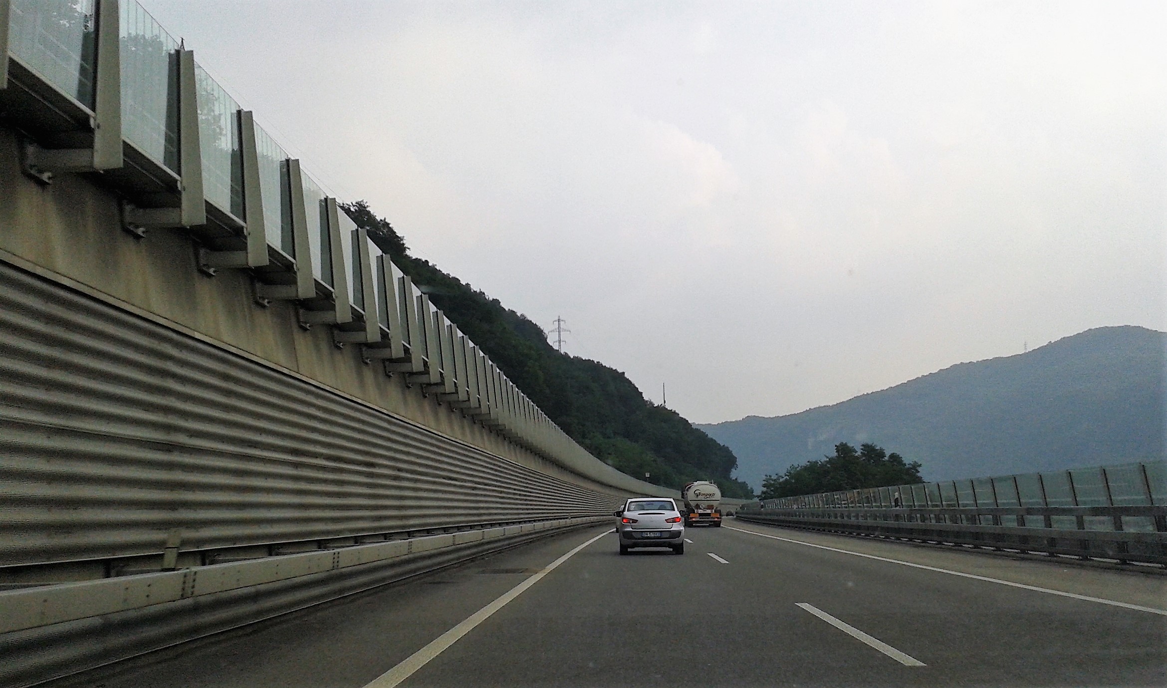 Ticino, sulla A2 a 146 chilometri orari (il limite era 80). Comasca denunciata