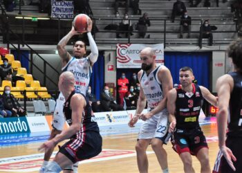 Basket Cantù Urania Milano 6