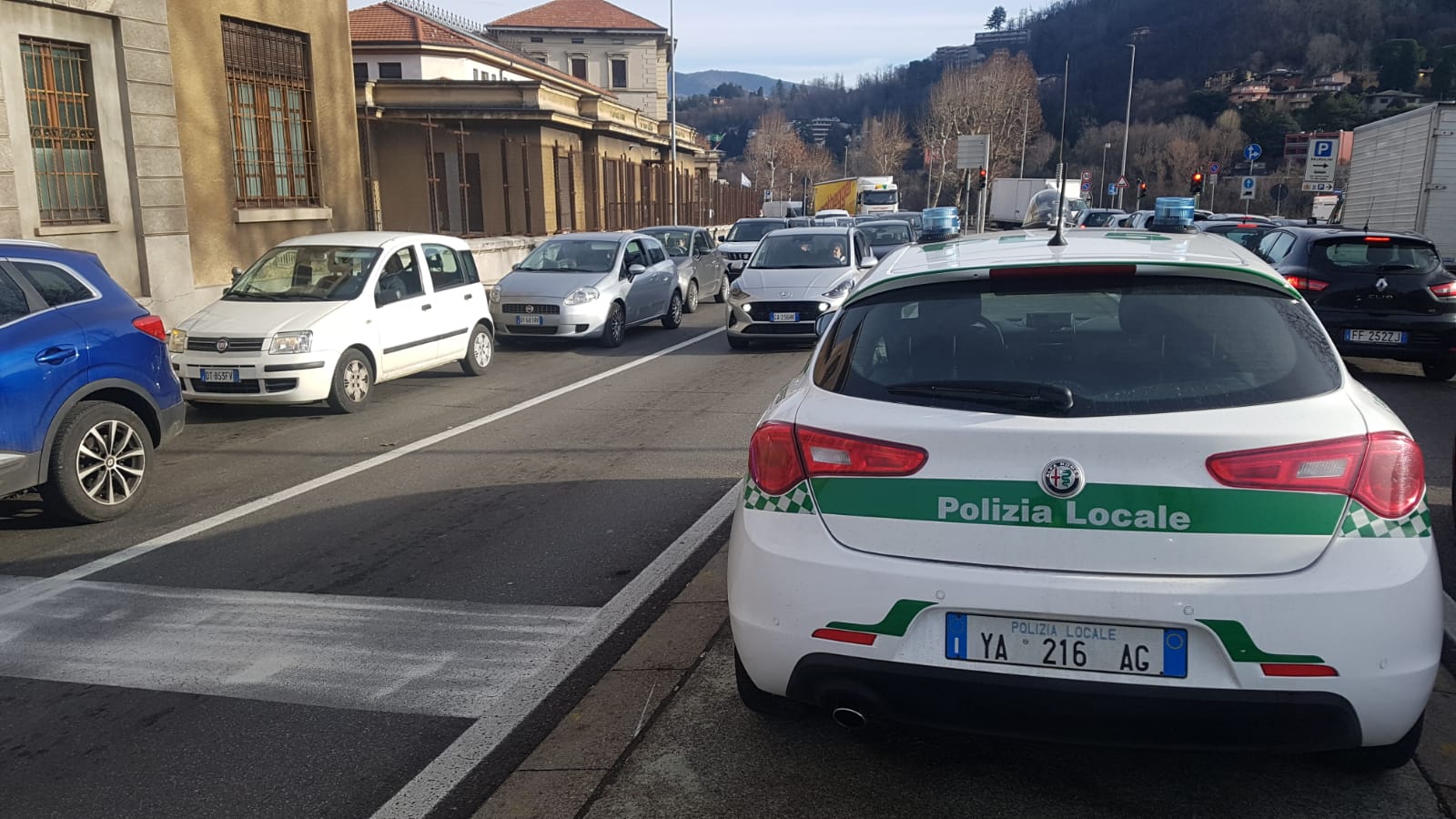 Punto tamponi di via Napoleona sotto stress: problemi irrisolti