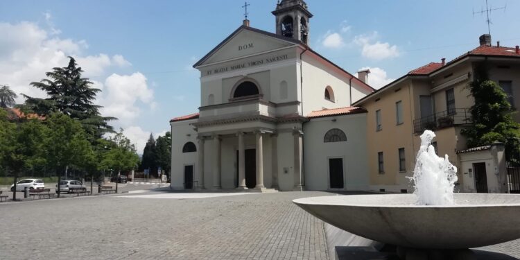 Erba, chiesa Santa Maria Nascente, piazza Prepositurale