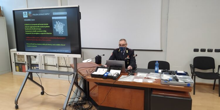 Polizia locale Cantù incontro studenti