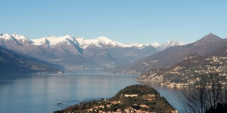 riserve idriche. nella foto Lago di Como Lario. Bellagio dall'alto