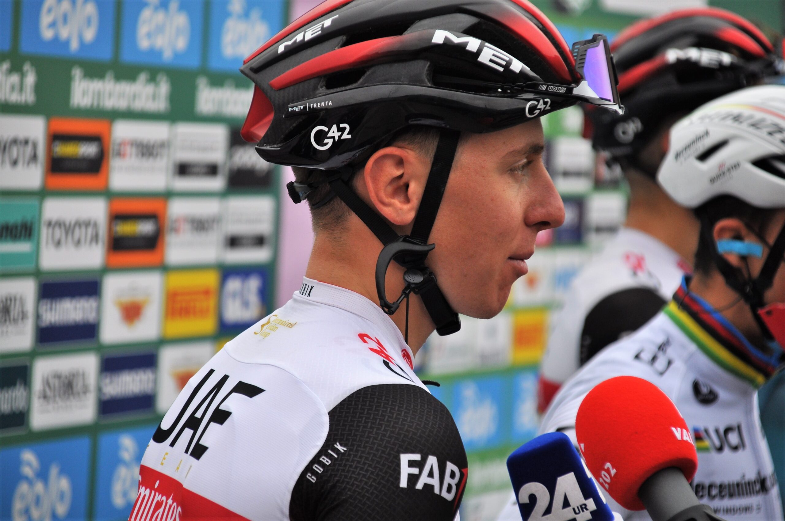 Il duello Pogacar-Evenepoel infiamma il Giro di Lombardia 2025