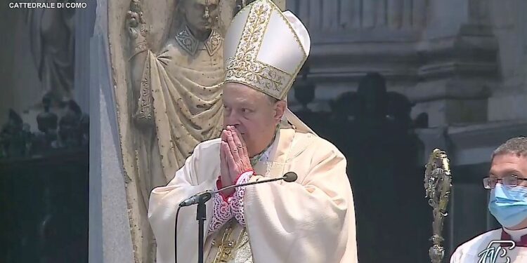 Oscar Cantoni Vescovo Messa di Natale Como 2021